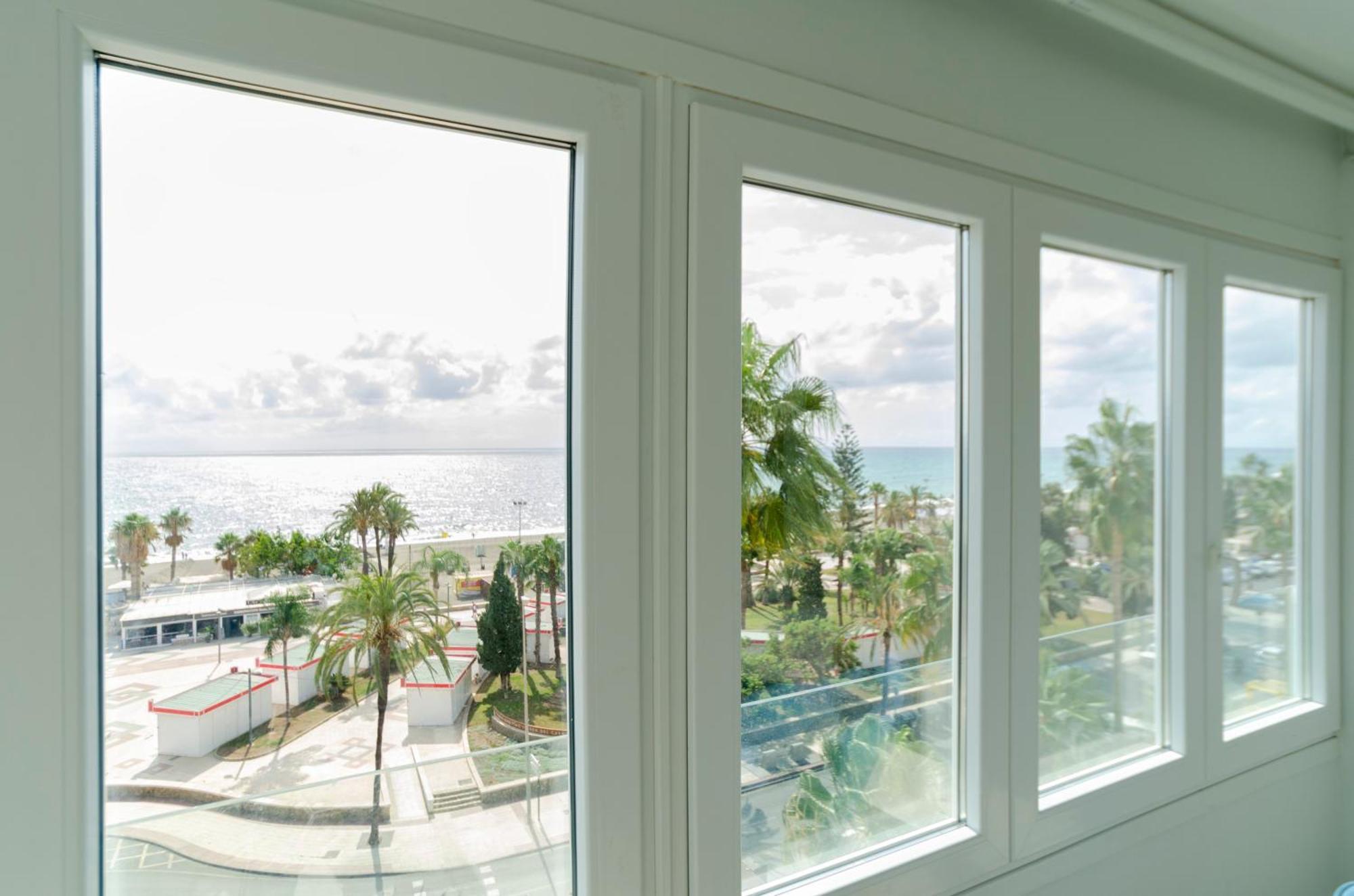 A&C Vistas Al Mar Luxury Διαμέρισμα Torre Del Mar Εξωτερικό φωτογραφία